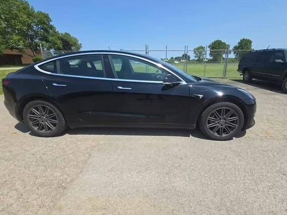 TESLA MODEL 3 2018 5YJ3E1EB7JF072024 image